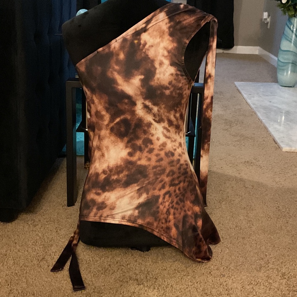 Fashion Nova One-Shoulder Leopard-Print Tank Top in Brown and Black - Picture 8 of 10